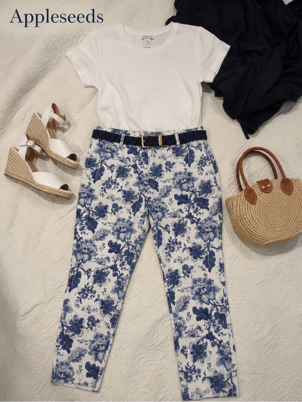 Appleseeds Blue & White Floral Cropped Pants Sz. 16